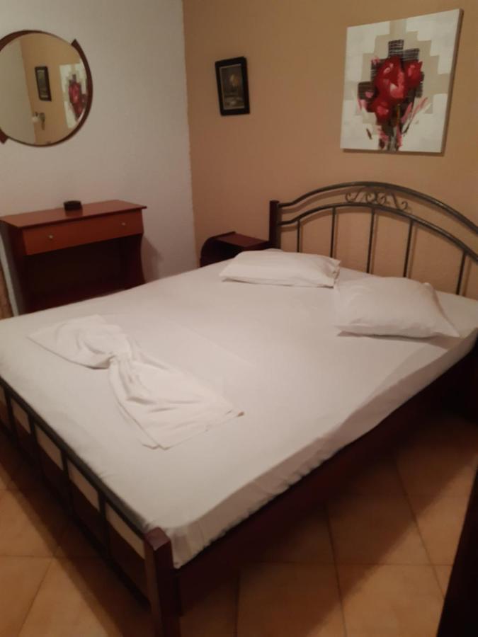 Dora Sarti Hotel Ngoại thất bức ảnh