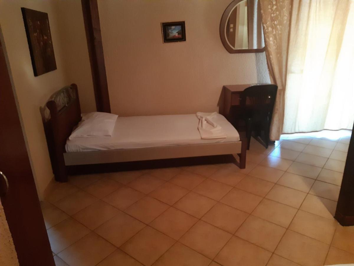 Dora Sarti Hotel Ngoại thất bức ảnh